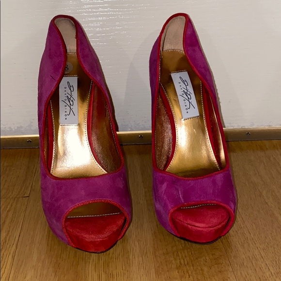 Pumps - Picture 1 of 3